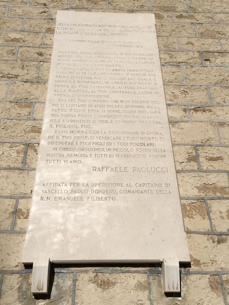 Raffaele Paolucci's tomb, Orsogna (1).JPG